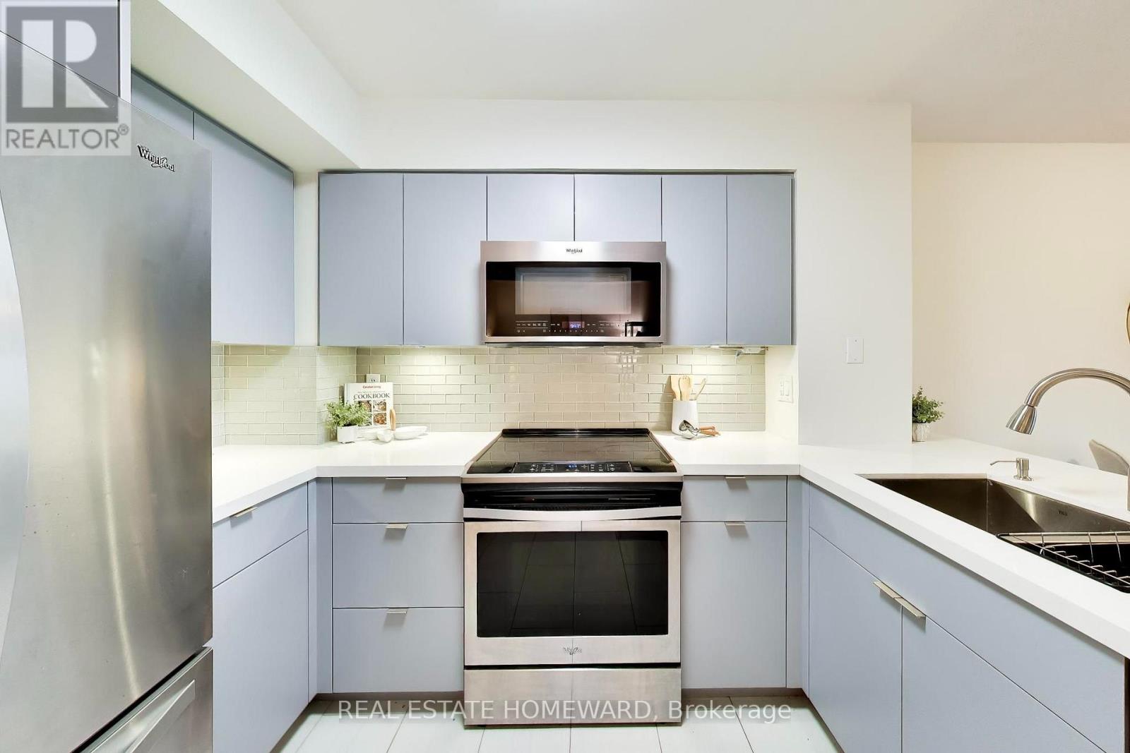 1511 - 750 Bay Street, Toronto, Ontario  M5G 1N6 - Photo 5 - C13661996