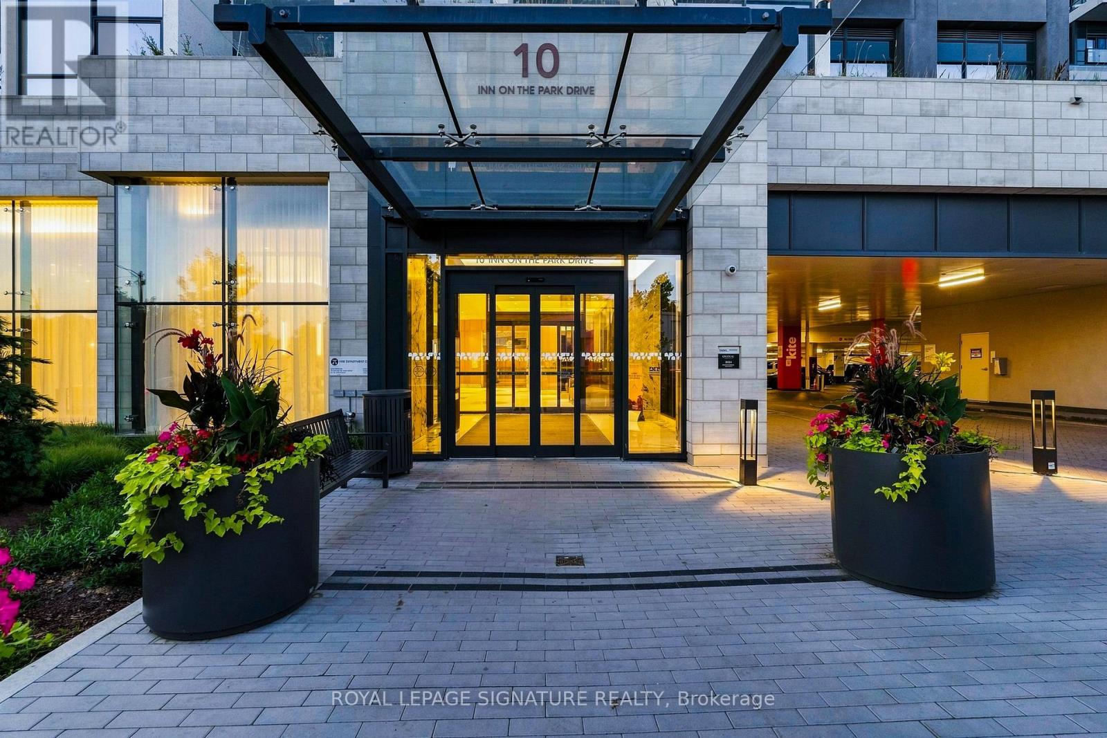 2709 - 10 Inn On The Park Drive, Toronto, Ontario  M3C 0P9 - Photo 3 - C13662056
