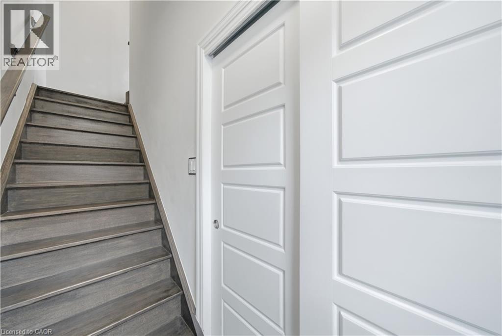 70 Plains Road W Unit# 10, Burlington, Ontario  L7T 0B6 - Photo 4 - 40843834