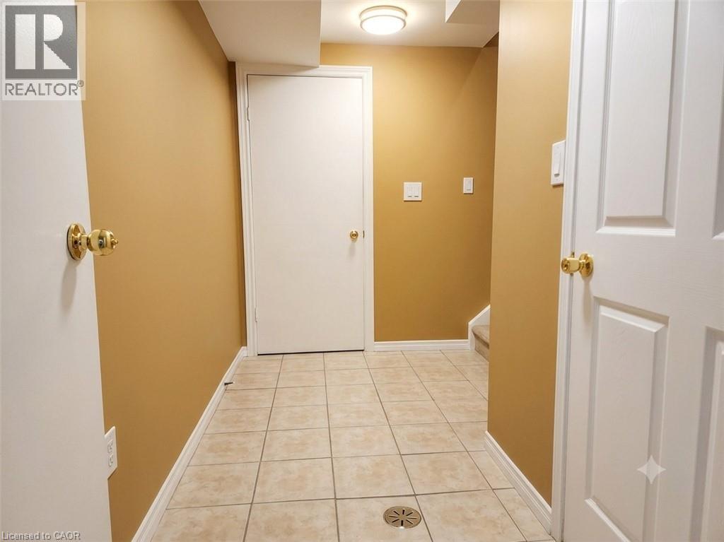 25 Gosling Gardens Unit# B, Guelph, Ontario  N1G 5J8 - Photo 4 - 40854936
