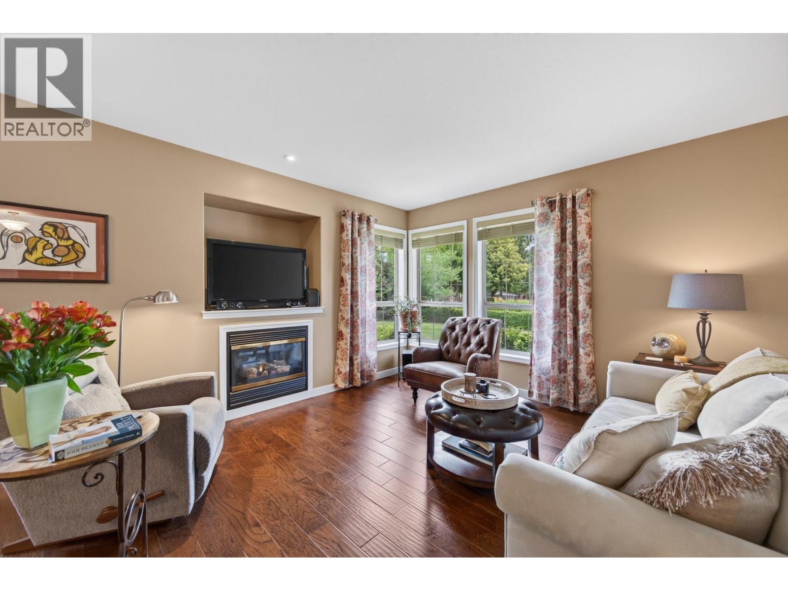 671 Mccurrach Place, Kamloops, British Columbia  V2B 8R1 - Photo 5 - 10394340