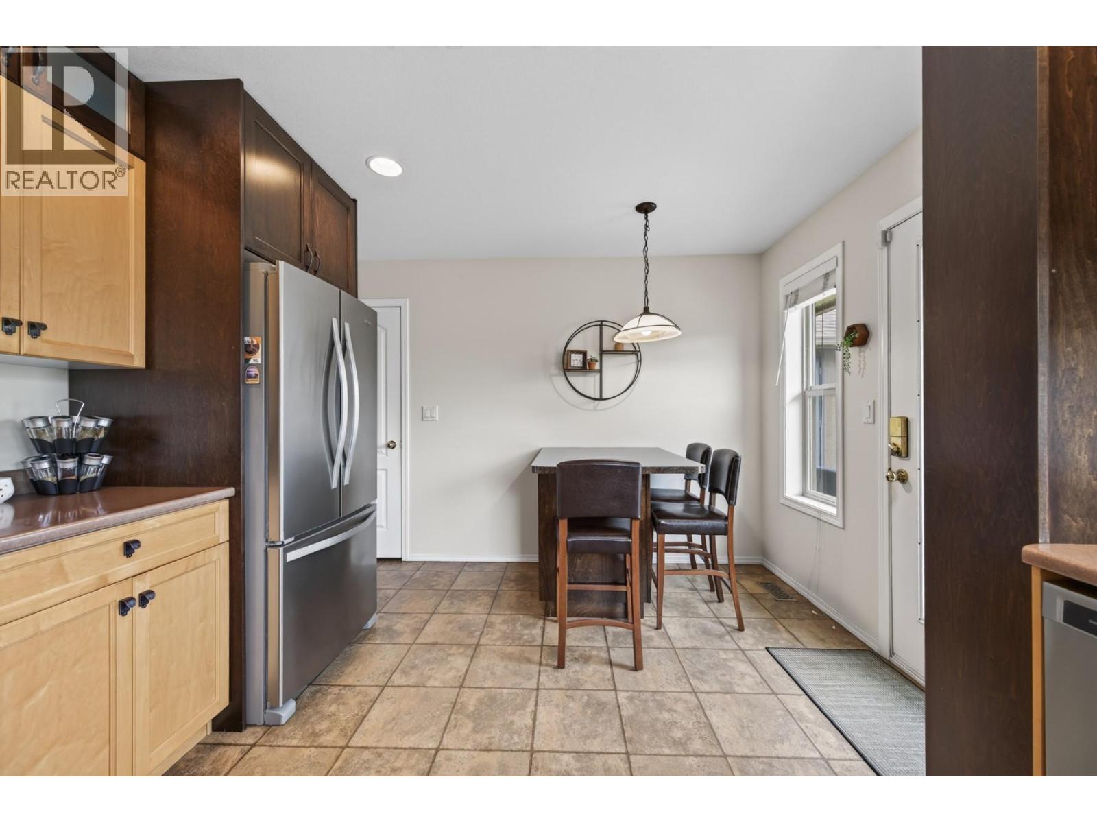 671 Mccurrach Place, Kamloops, British Columbia  V2B 8R1 - Photo 9 - 10394340