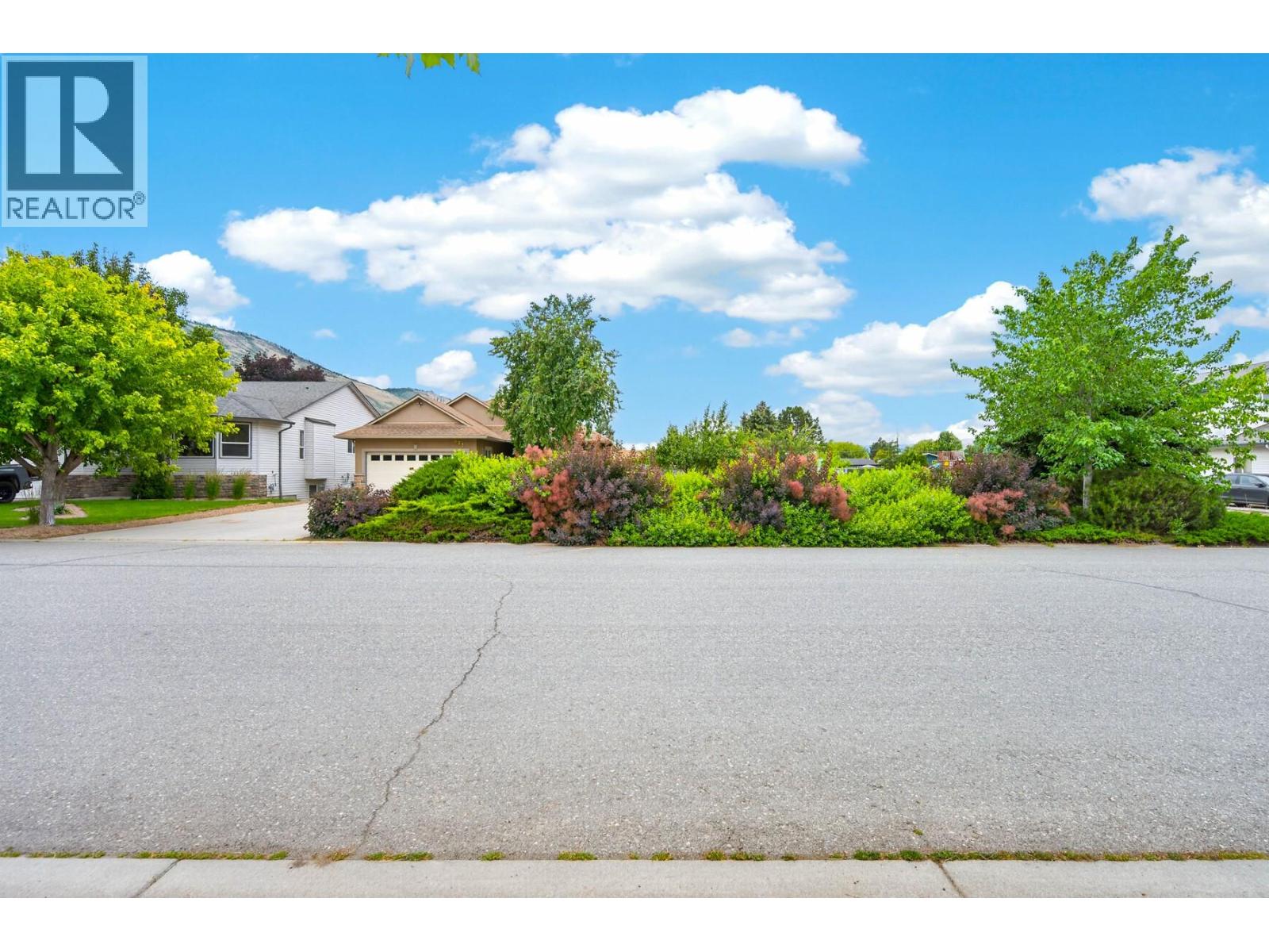 671 Mccurrach Place, Kamloops, British Columbia  V2B 8R1 - Photo 33 - 10394340