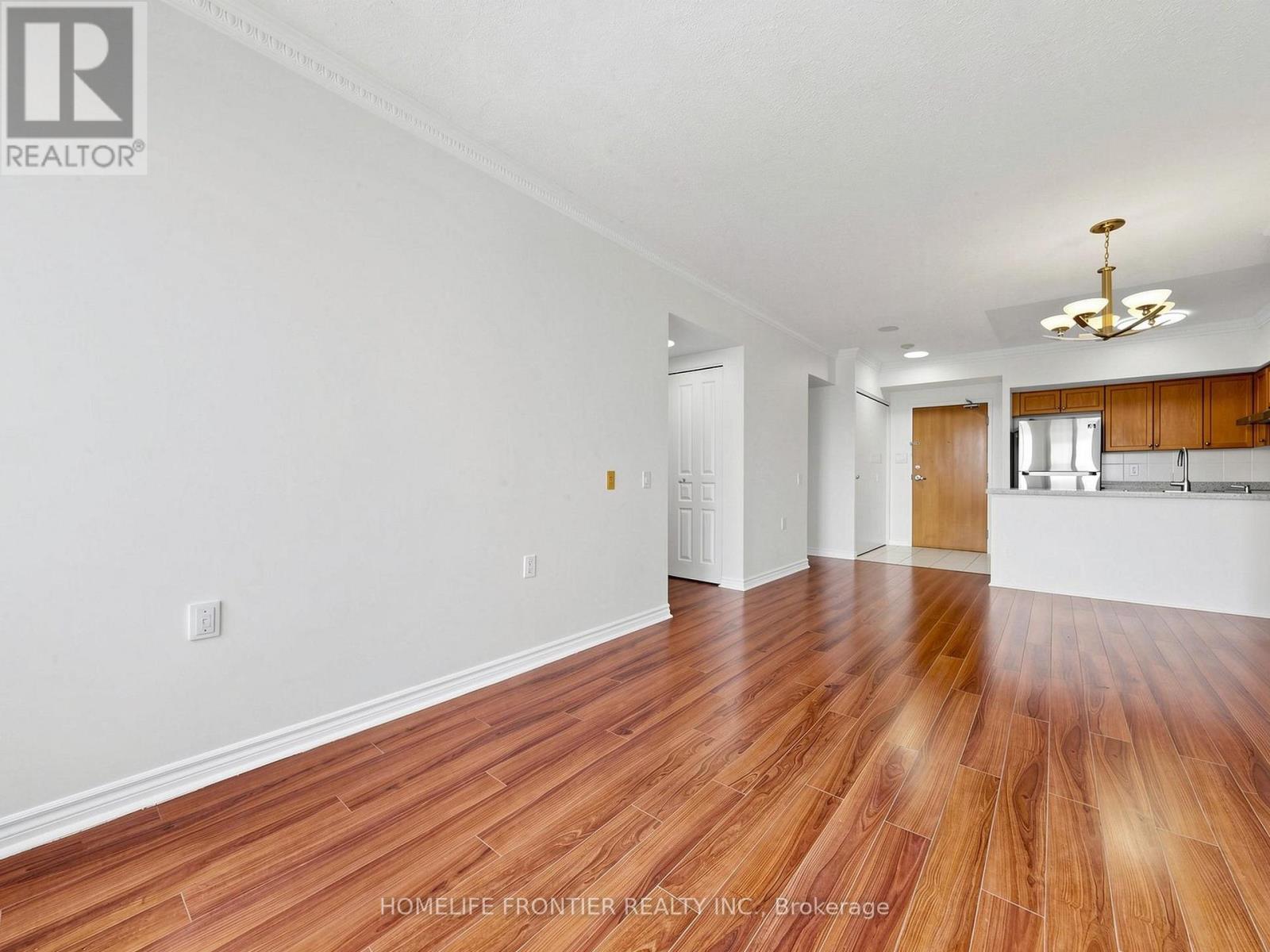 Lph117 - 9017 Leslie Street, Richmond Hill, Ontario  L4B 4R8 - Photo 3 - N13662068
