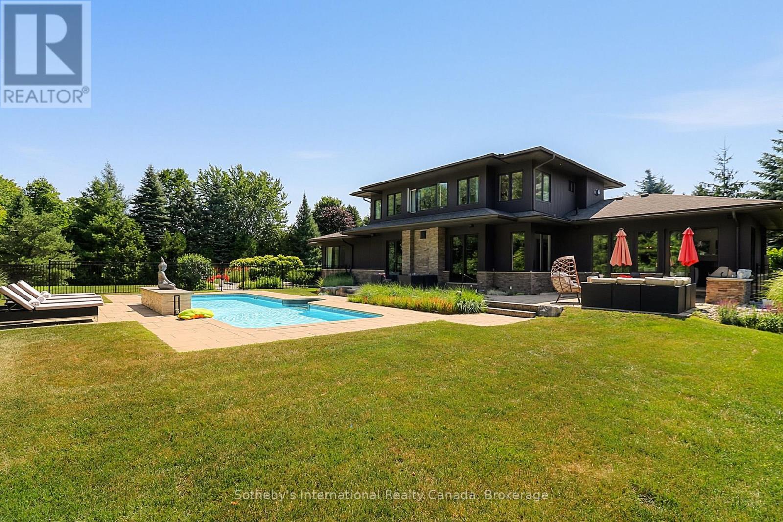 4 Holly Court, Collingwood, Ontario  L9Y 5G5 - Photo 1 - S13593670