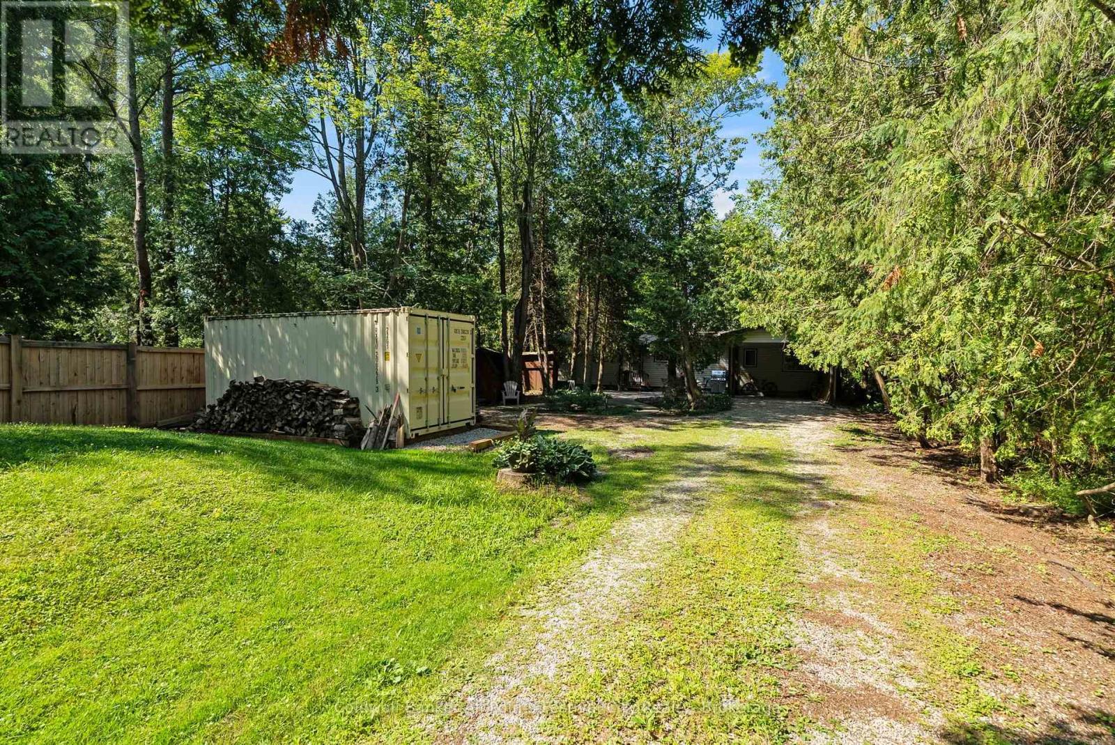 149 Huron Road W, Huron-Kinloss, Ontario  N2Z 2X3 - Photo 35 - X13560598