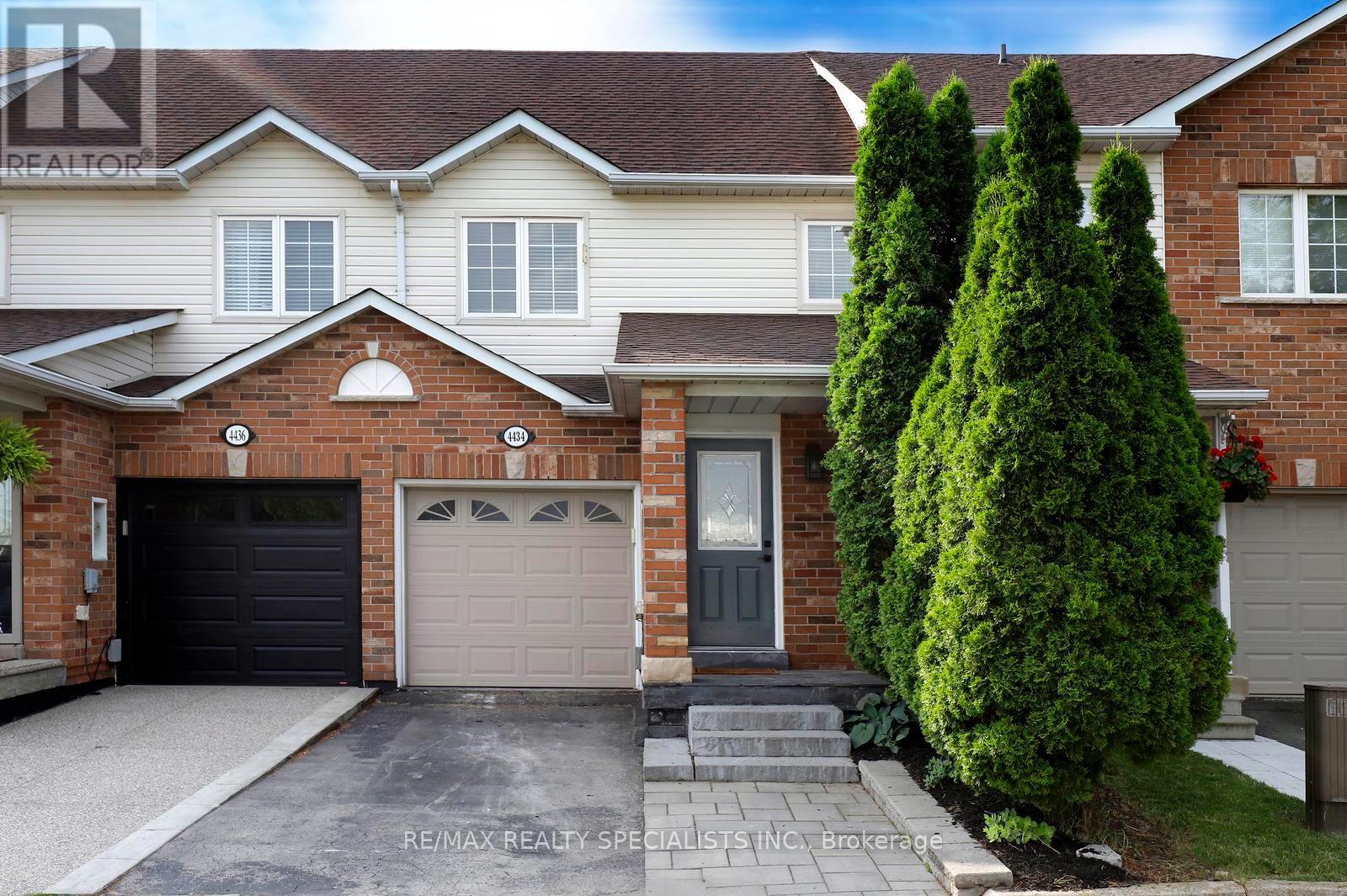 4434 Fairview Street, Burlington, Ontario  L7L 6S7 - Photo 1 - W13661992