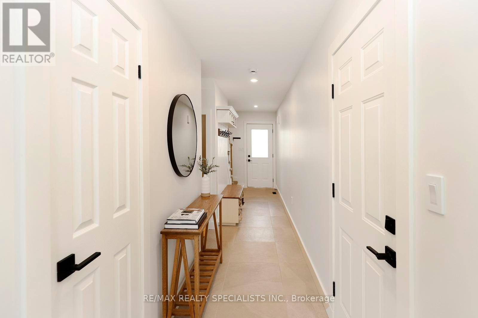 4434 Fairview Street, Burlington, Ontario  L7L 6S7 - Photo 5 - W13661992