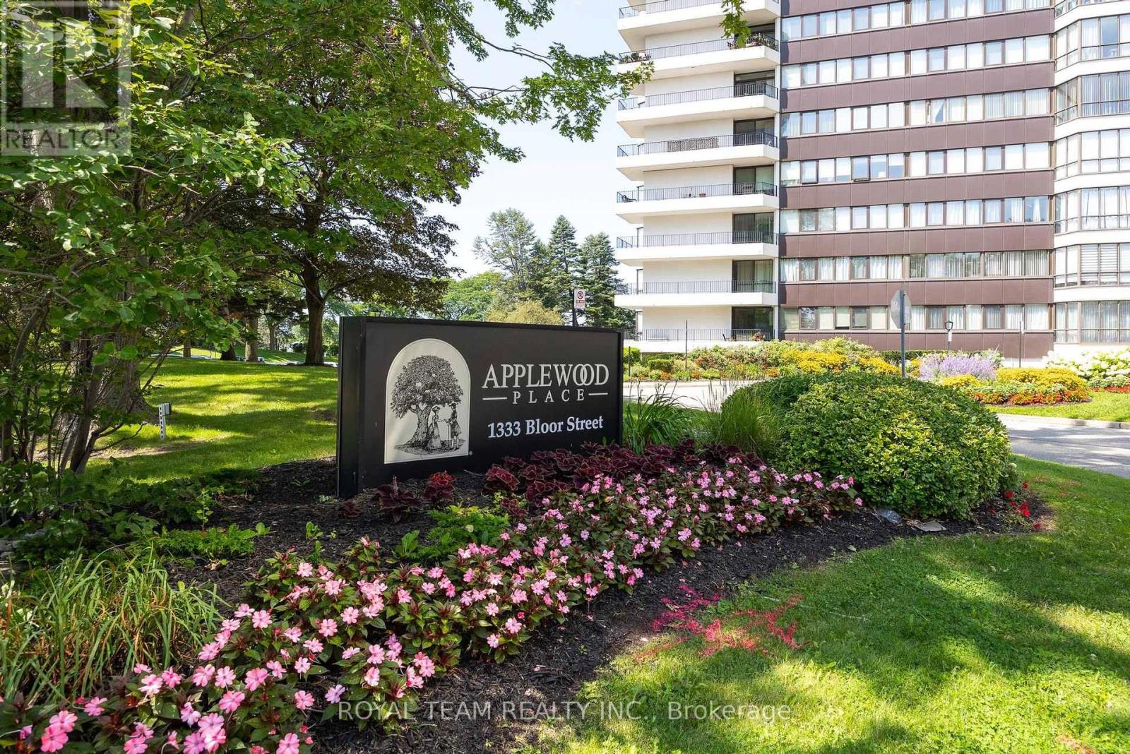 2004 - 1333 Bloor Street, Mississauga, Ontario  L4Y 3T6 - Photo 1 - W13662016