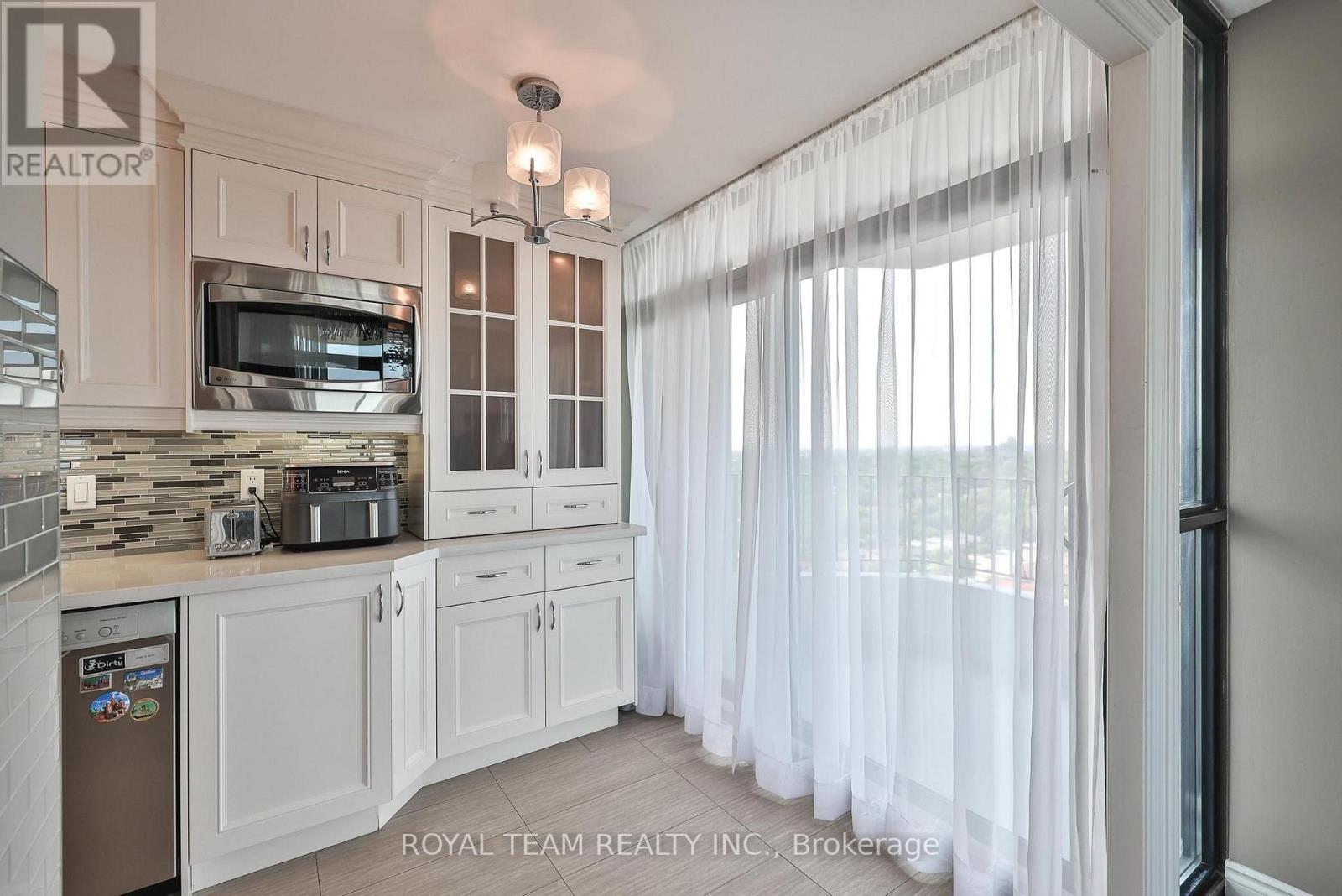 2004 - 1333 Bloor Street, Mississauga, Ontario  L4Y 3T6 - Photo 15 - W13662016