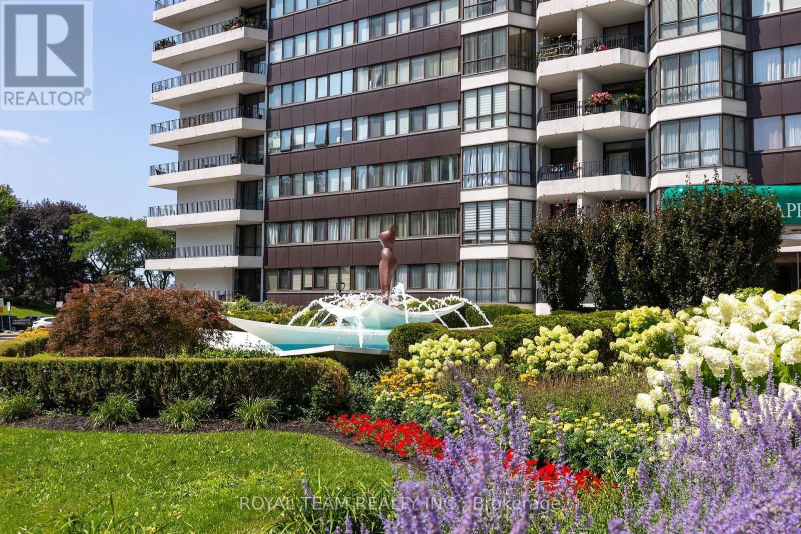 2004 - 1333 Bloor Street, Mississauga, Ontario  L4Y 3T6 - Photo 2 - W13662016
