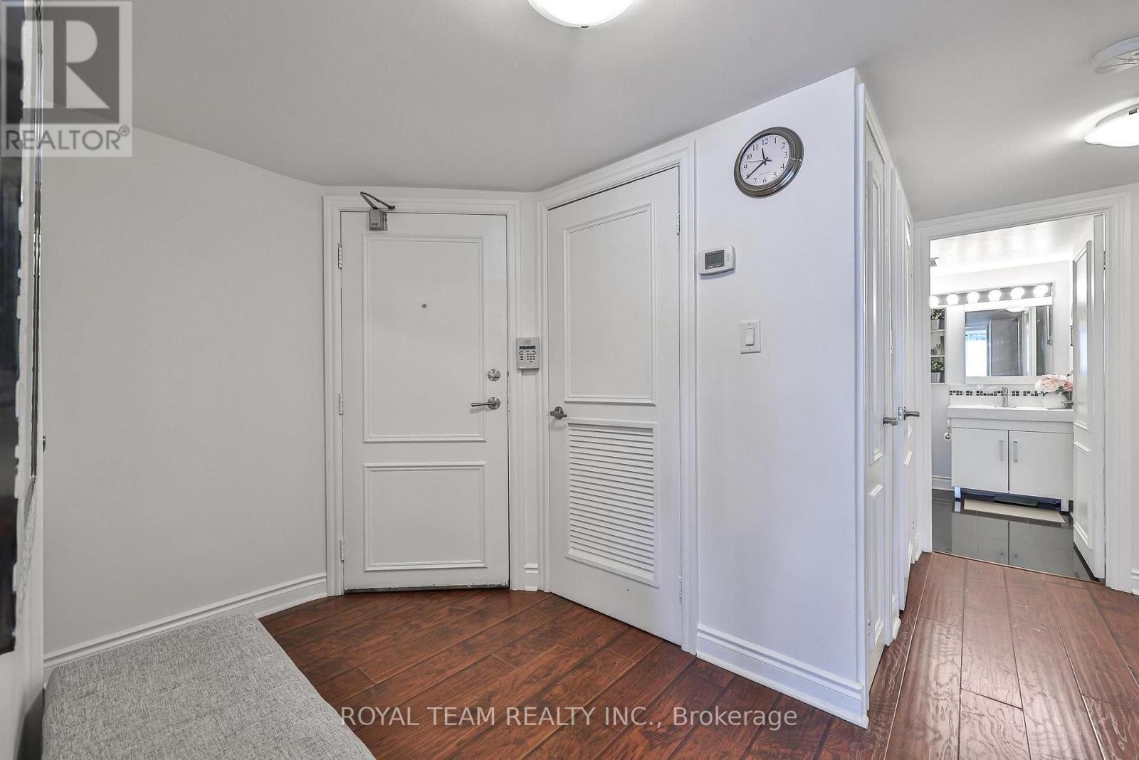2004 - 1333 Bloor Street, Mississauga, Ontario  L4Y 3T6 - Photo 5 - W13662016