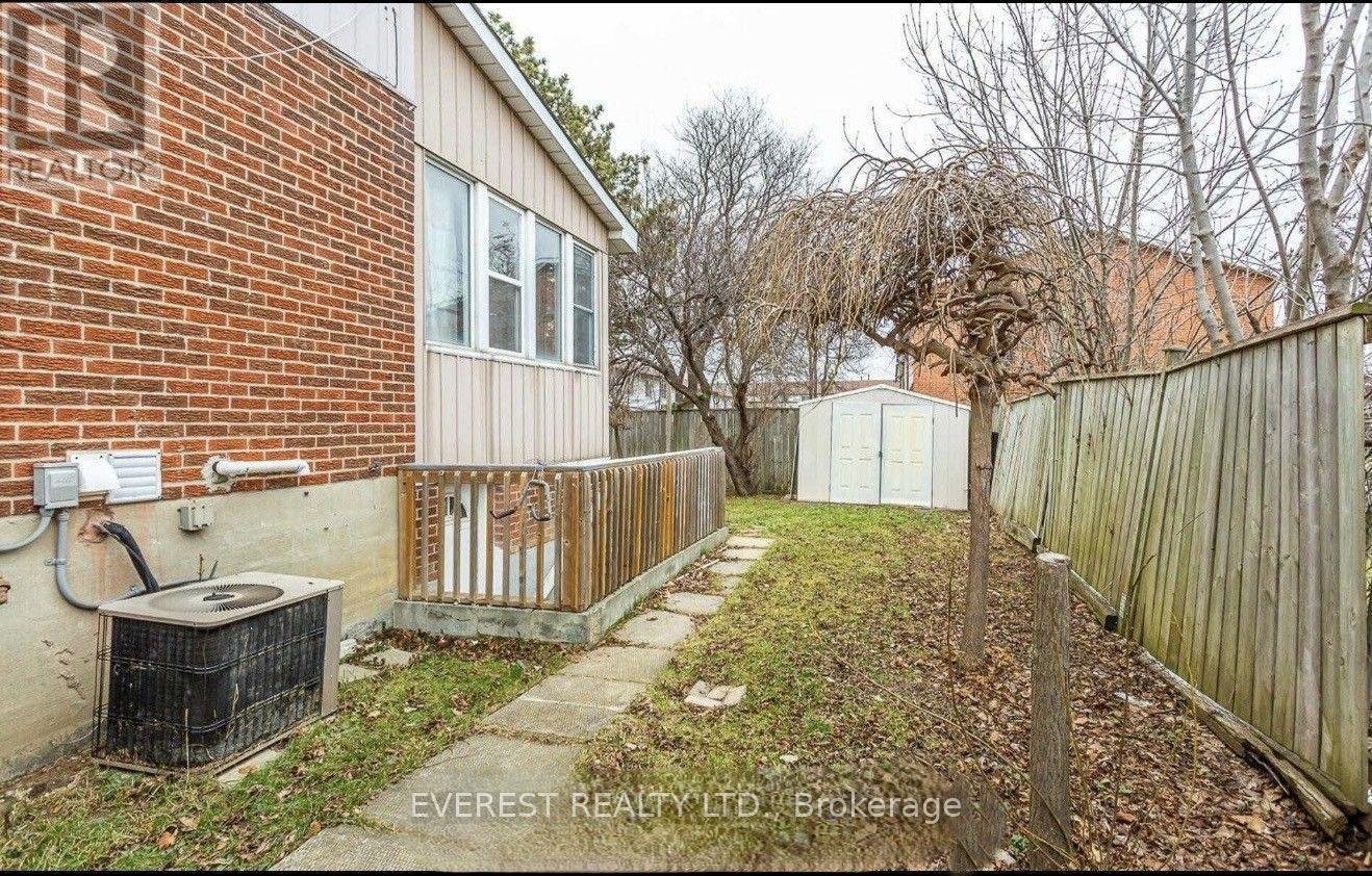 7549 Catalpa Road, Mississauga, Ontario  L4T 2T2 - Photo 13 - W13662030
