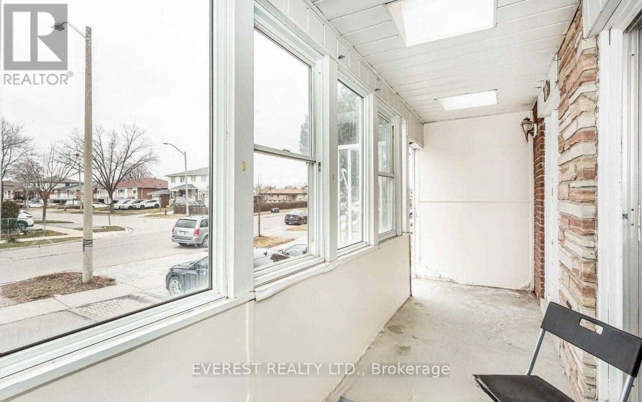 7549 Catalpa Road, Mississauga, Ontario  L4T 2T2 - Photo 2 - W13662030