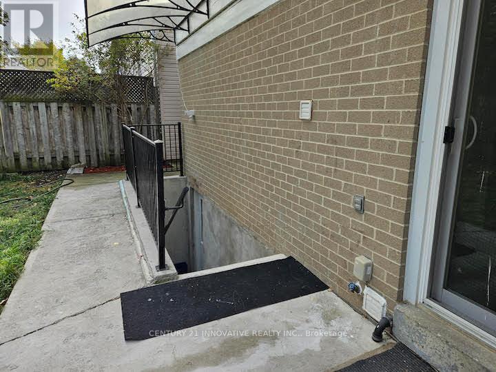 38 Jackman Drive, Brampton, Ontario  L6S 2L8 - Photo 4 - W13662082