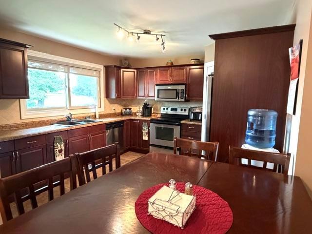 945 Munroe Avenue, Winnipeg, Manitoba R3K 1J4 - Photo 2 - 202620039