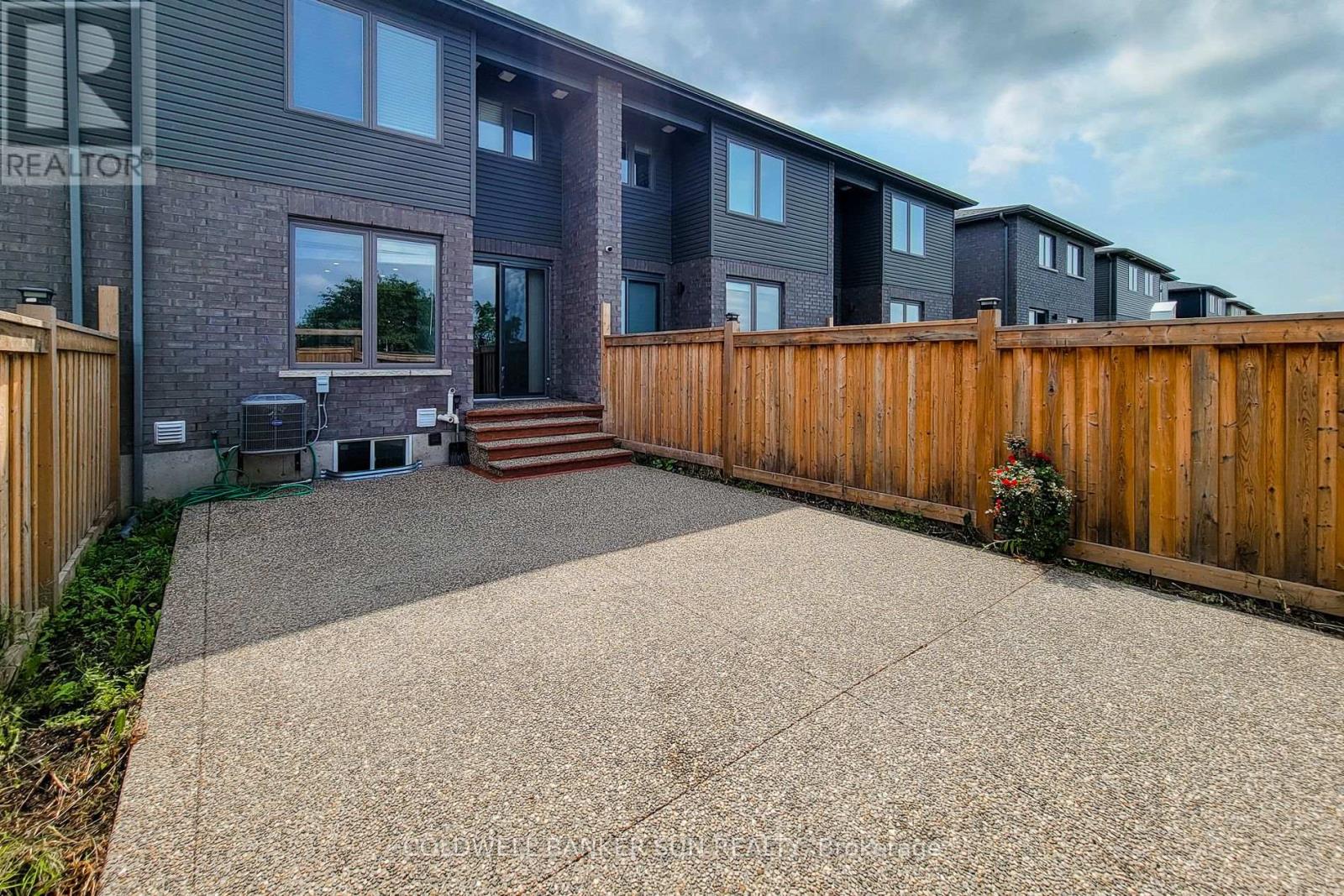 8 Bedrock Drive, Hamilton, Ontario  L8J 0K6 - Photo 47 - X13662074