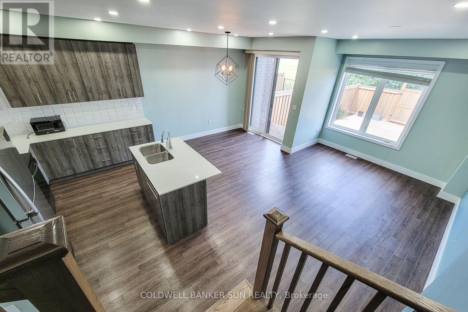 8 Bedrock Drive, Hamilton, Ontario  L8J 0K6 - Photo 6 - X13662074