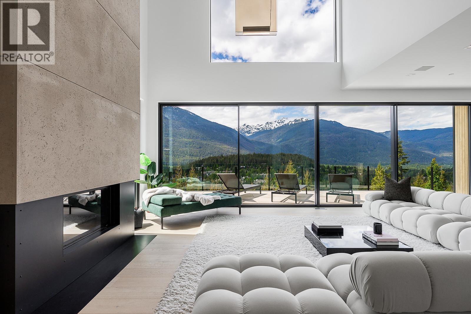 3824 Sunridge Drive, Whistler, British Columbia  V8E 0W1 - Photo 7 - R3126771