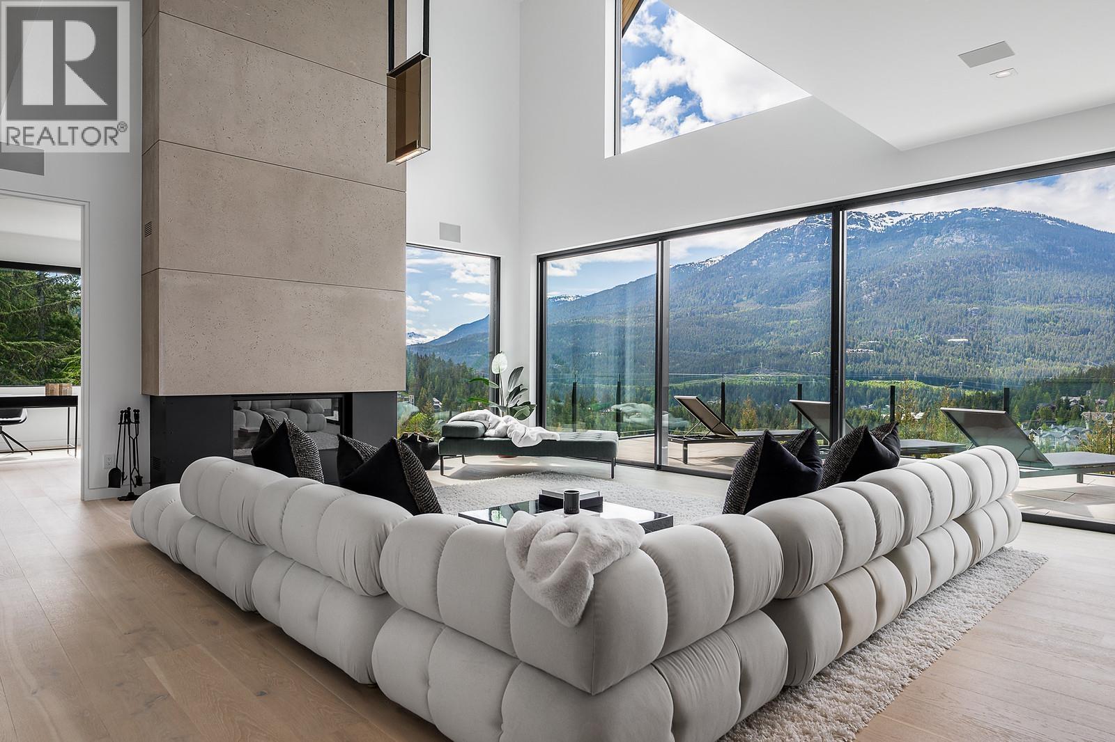 3824 Sunridge Drive, Whistler, British Columbia  V8E 0W1 - Photo 8 - R3126771