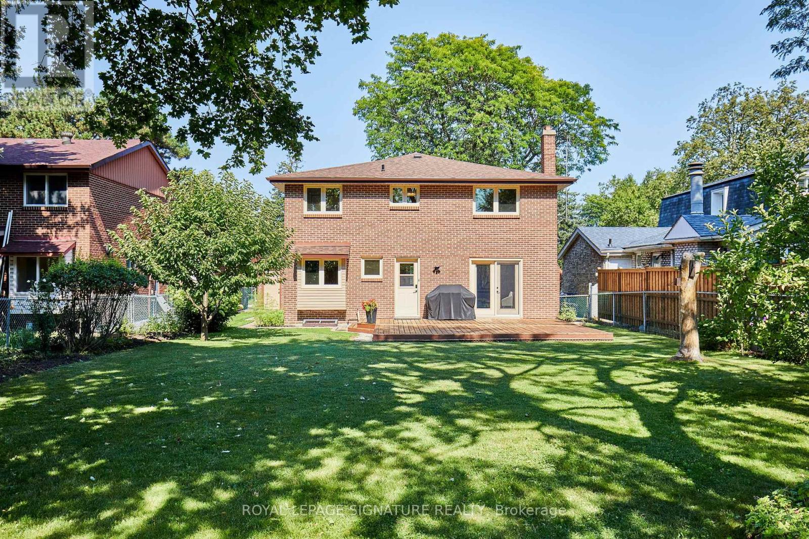 122 Heatherside Drive, Toronto, Ontario  M1W 1T8 - Photo 35 - E13660824