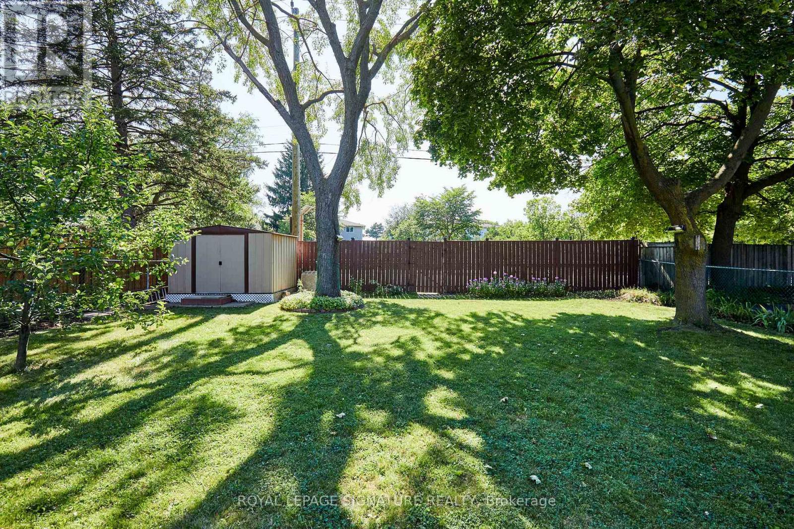 122 Heatherside Drive, Toronto, Ontario  M1W 1T8 - Photo 37 - E13660824