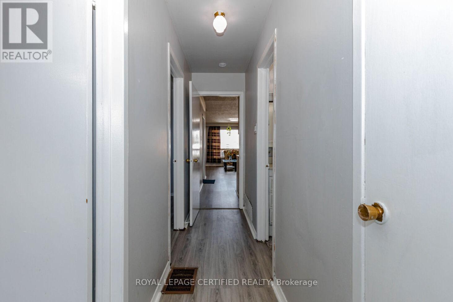 7256 Lancaster Avenue S, Mississauga, Ontario  L4T 2L6 - Photo 15 - W12983112