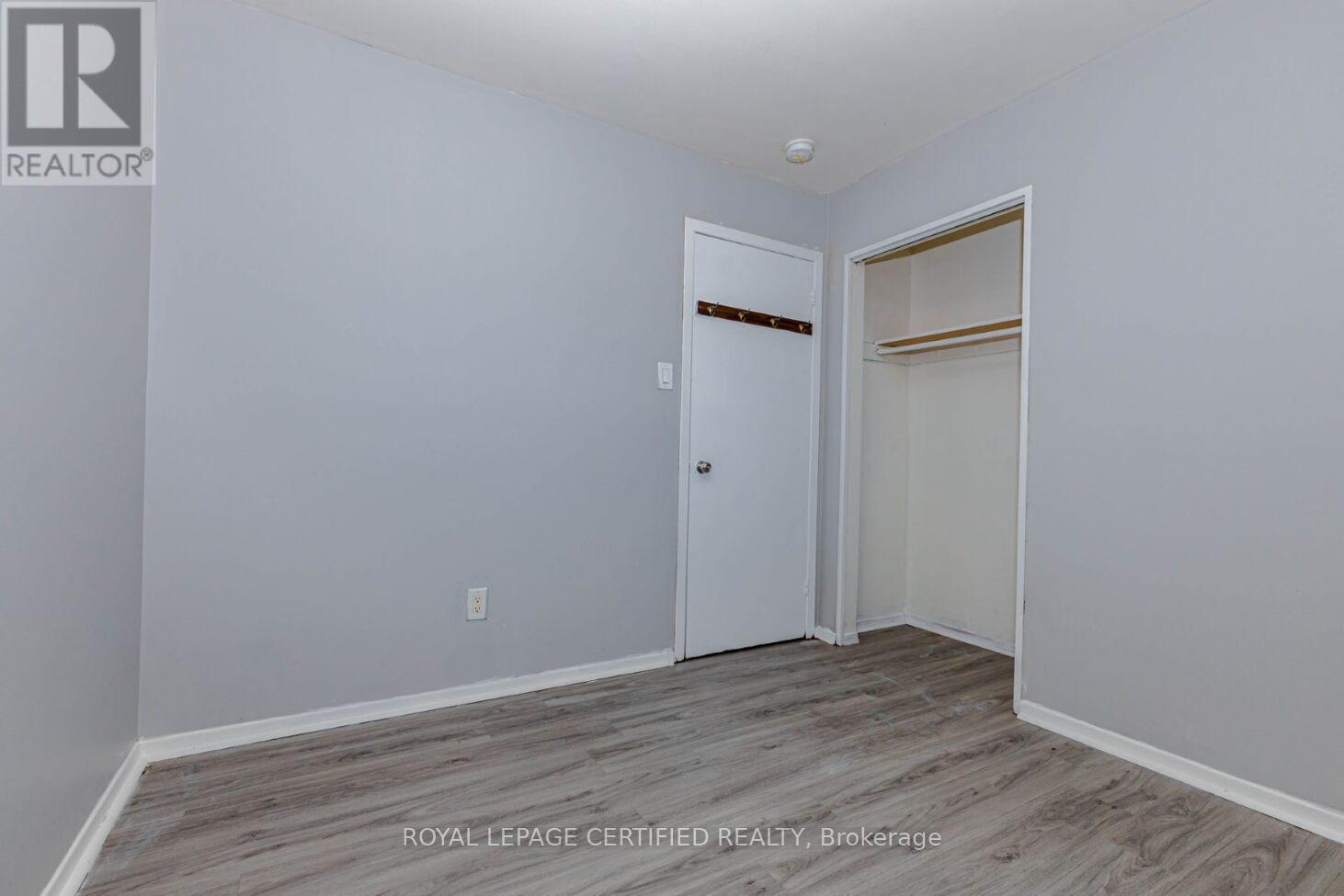 7256 Lancaster Avenue S, Mississauga, Ontario  L4T 2L6 - Photo 19 - W12983112