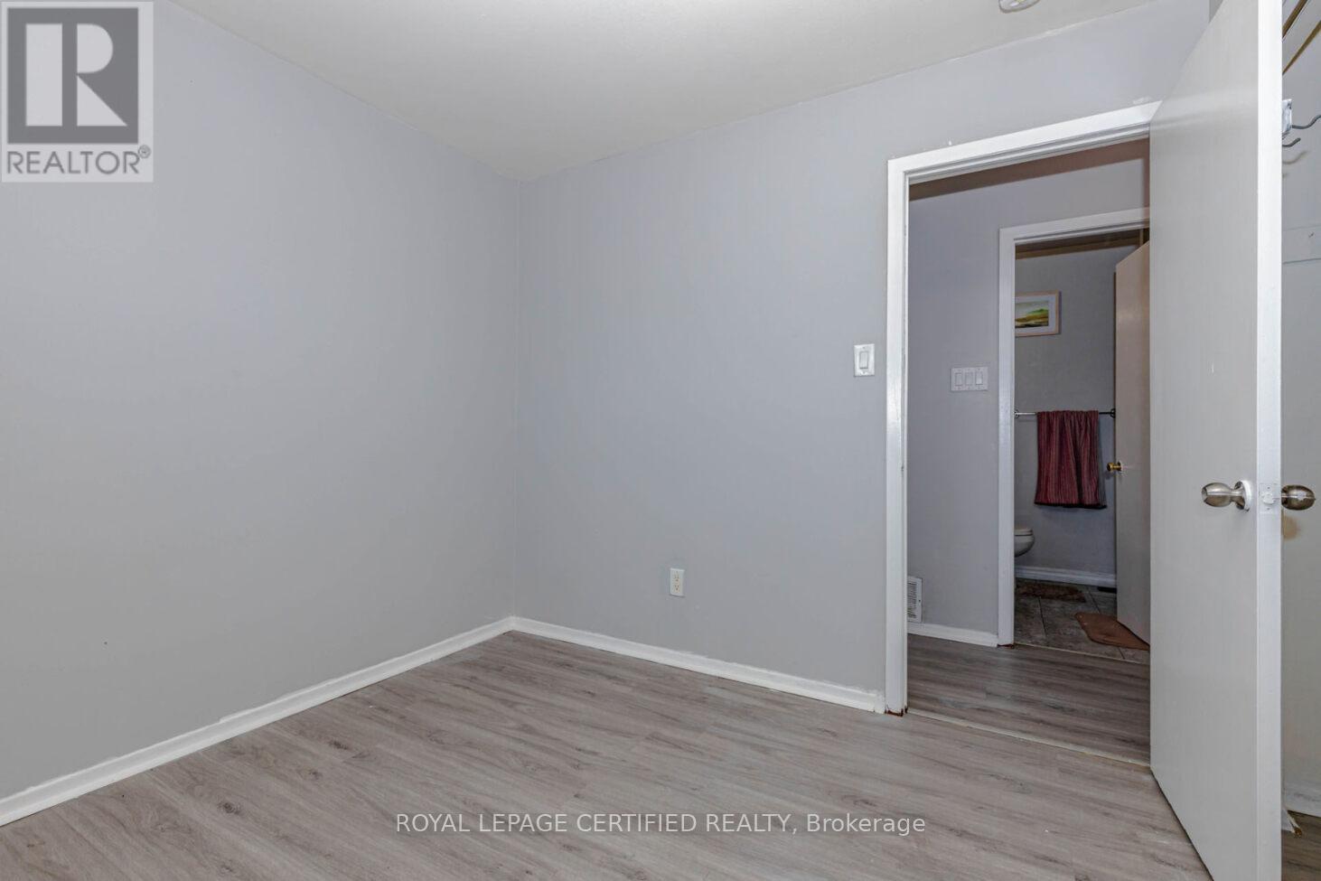 7256 Lancaster Avenue S, Mississauga, Ontario  L4T 2L6 - Photo 21 - W12983112