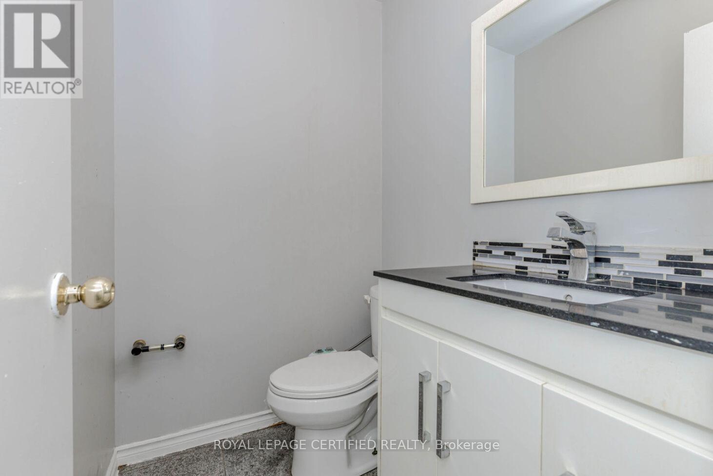 7256 Lancaster Avenue S, Mississauga, Ontario  L4T 2L6 - Photo 18 - W12983112