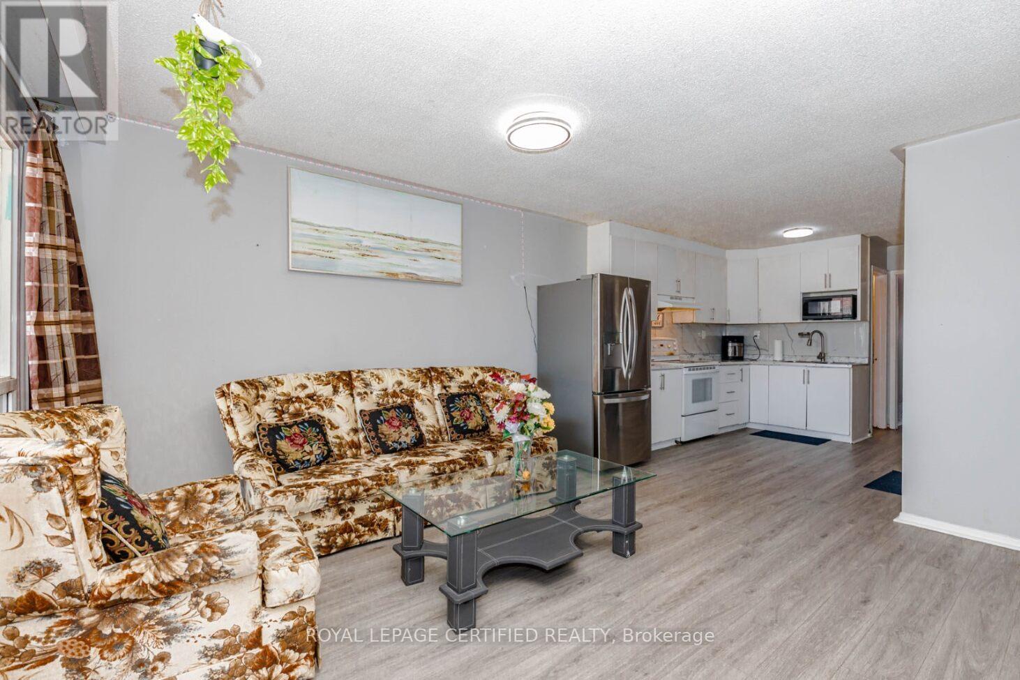 7256 Lancaster Avenue S, Mississauga, Ontario  L4T 2L6 - Photo 6 - W12983112