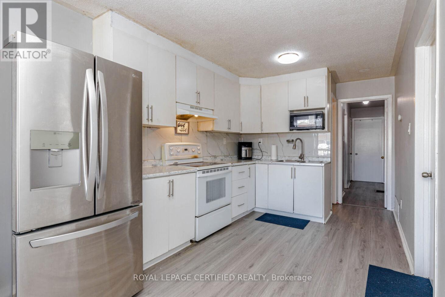 7256 Lancaster Avenue S, Mississauga, Ontario  L4T 2L6 - Photo 8 - W12983112
