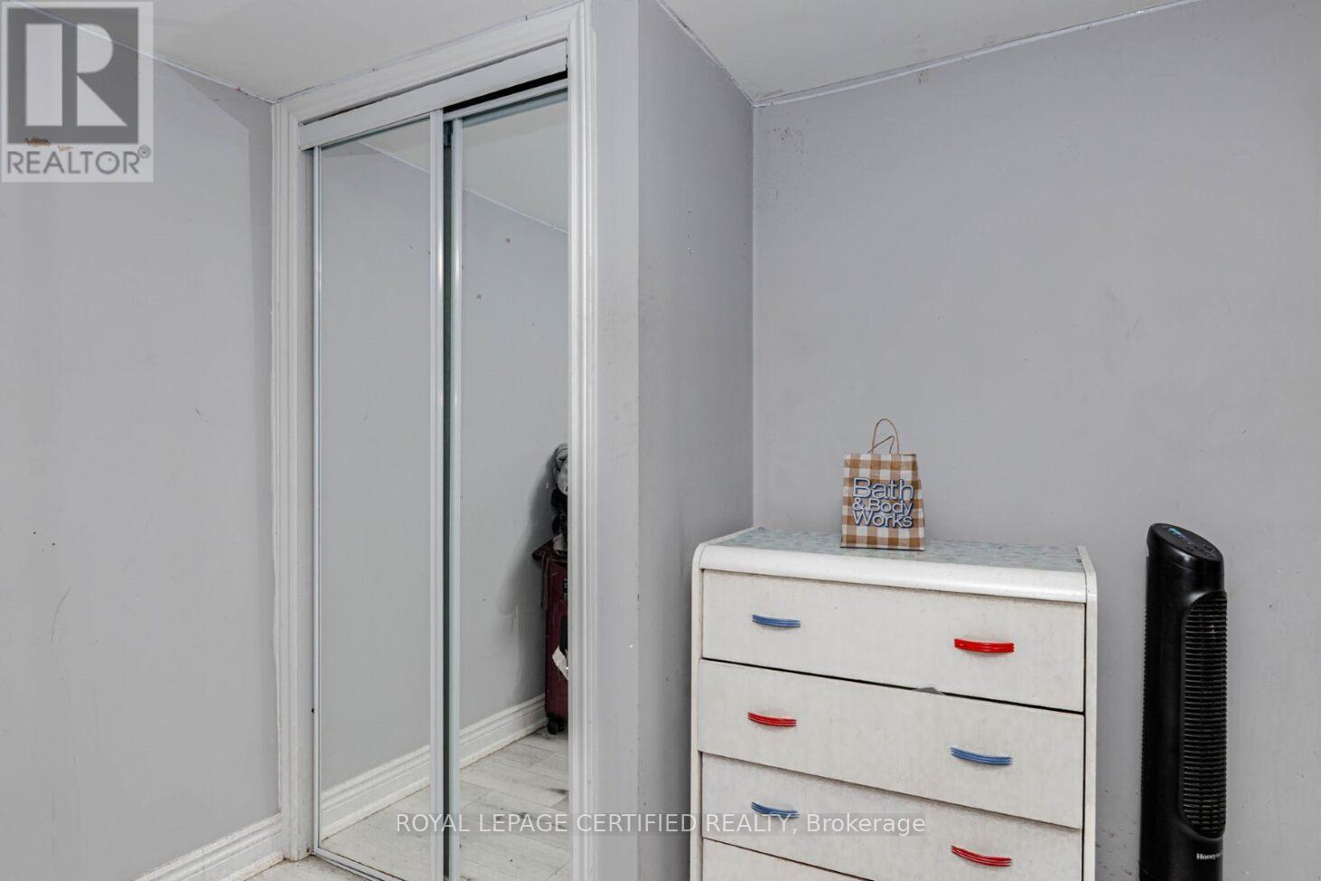 7256 Lancaster Avenue S, Mississauga, Ontario  L4T 2L6 - Photo 36 - W12983112
