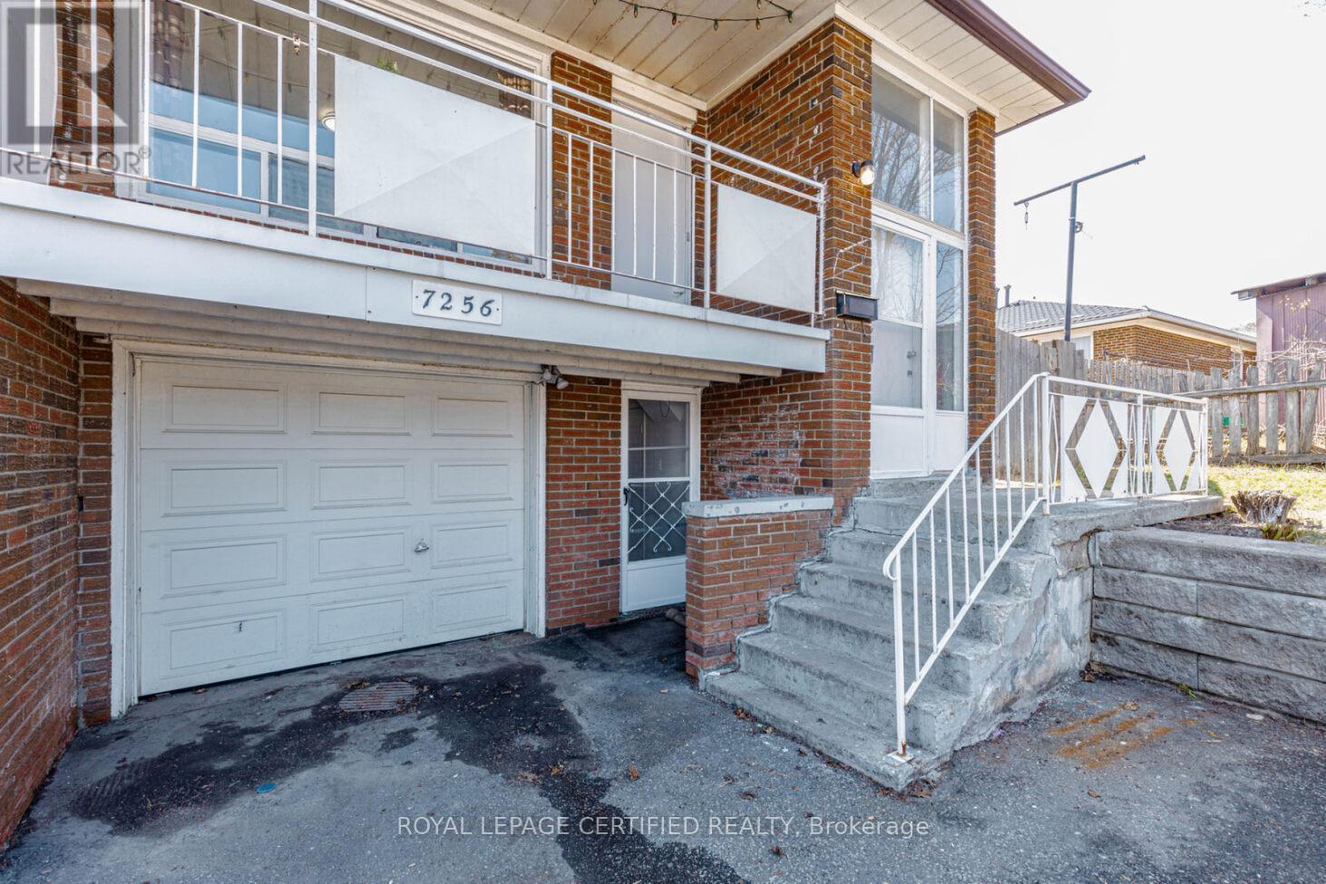 7256 Lancaster Avenue S, Mississauga, Ontario  L4T 2L6 - Photo 4 - W12983112