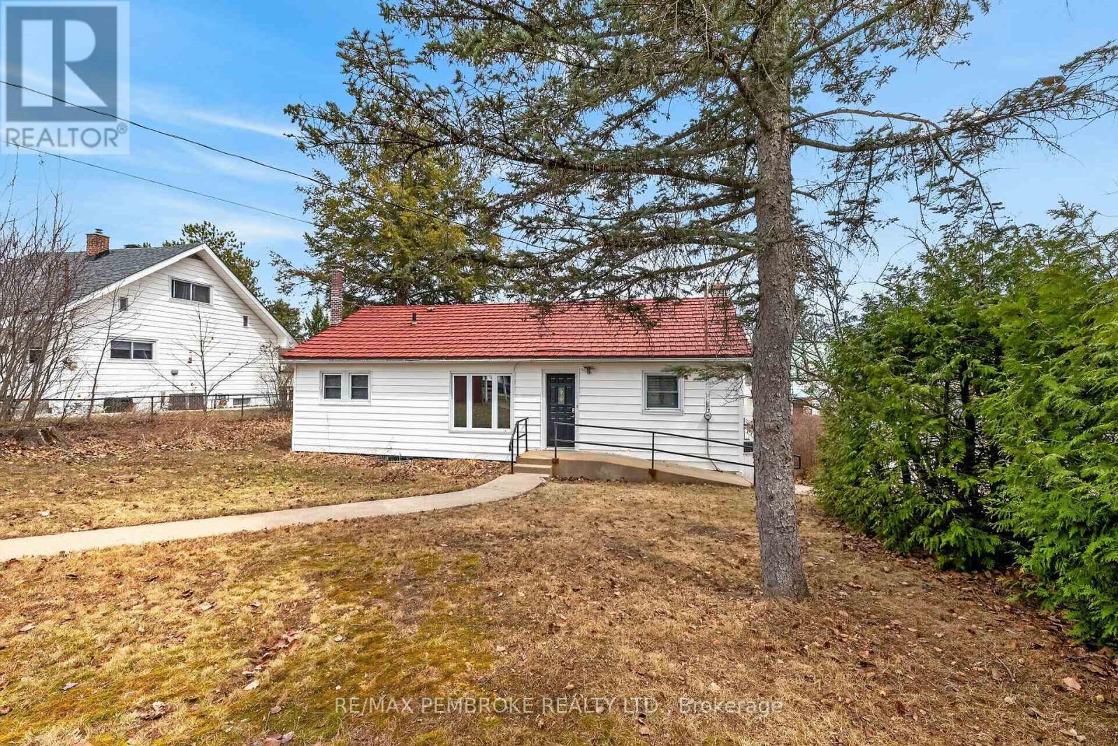 12 Alder Crescent, Deep River, Ontario  K0J 1P0 - Photo 39 - X13047572
