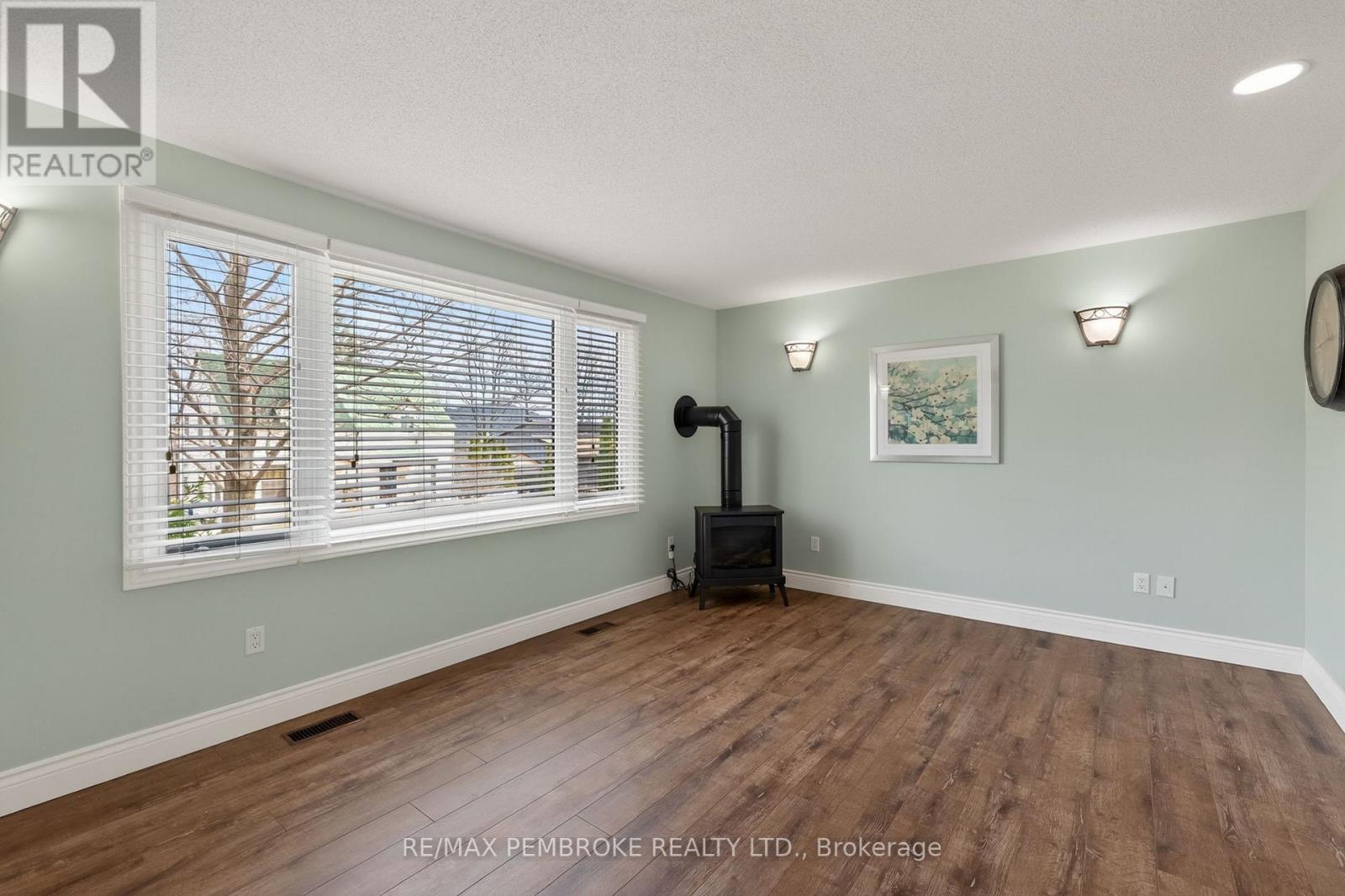 12 Alder Crescent, Deep River, Ontario  K0J 1P0 - Photo 8 - X13047572