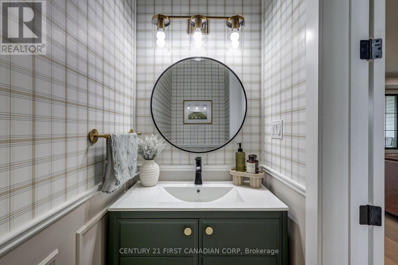 36369 Talbot Line, Southwold, Ontario  N0L 2E0 - Photo 11 - X13657706