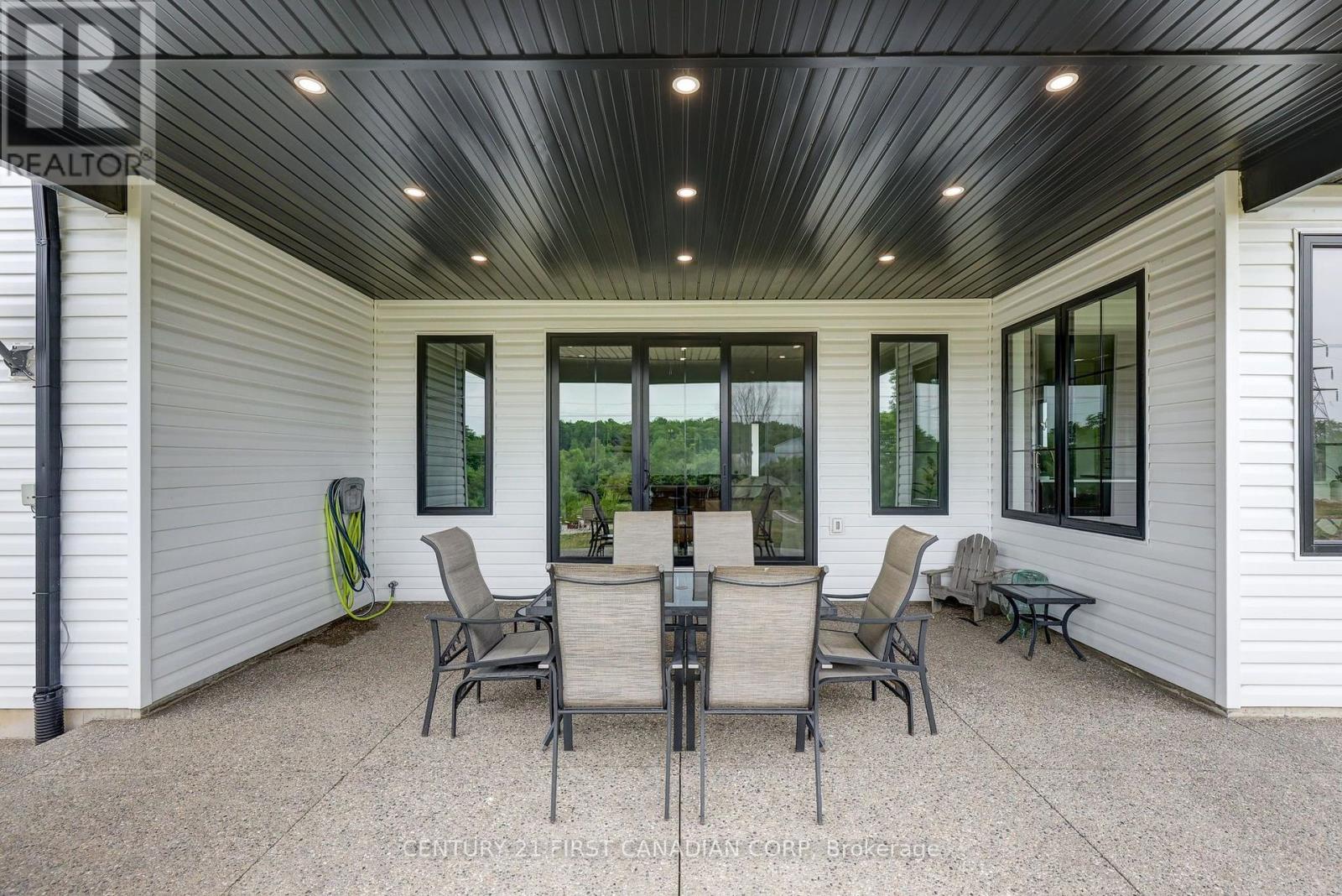 36369 Talbot Line, Southwold, Ontario  N0L 2E0 - Photo 36 - X13657706