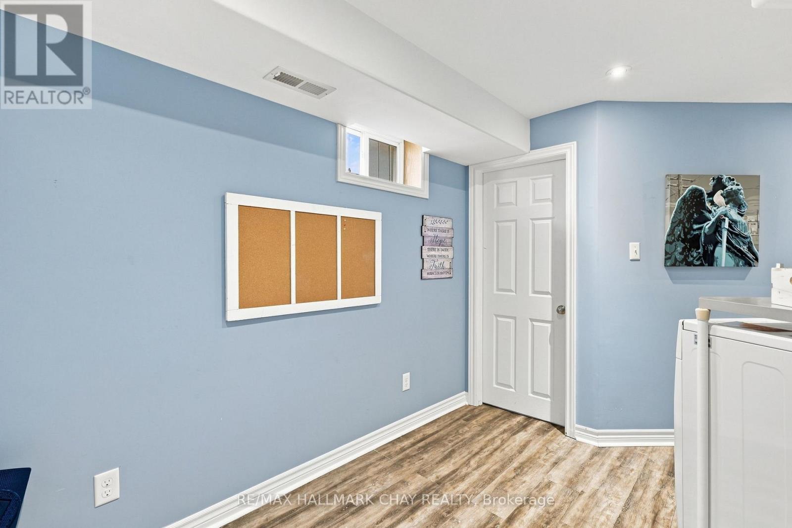 23 Banting Crescent, Essa, Ontario  L3W 0P3 - Photo 33 - N13658280