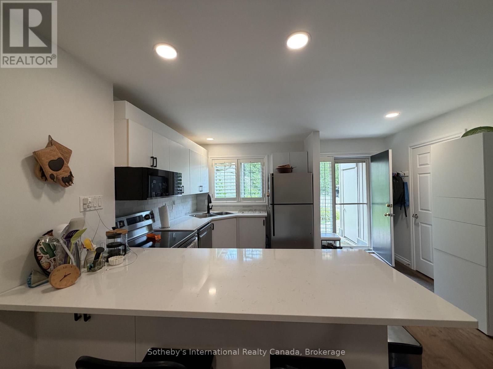 589 Oxbow Crescent, Collingwood, Ontario L9Y 5B4 - Photo 3 - S13662286