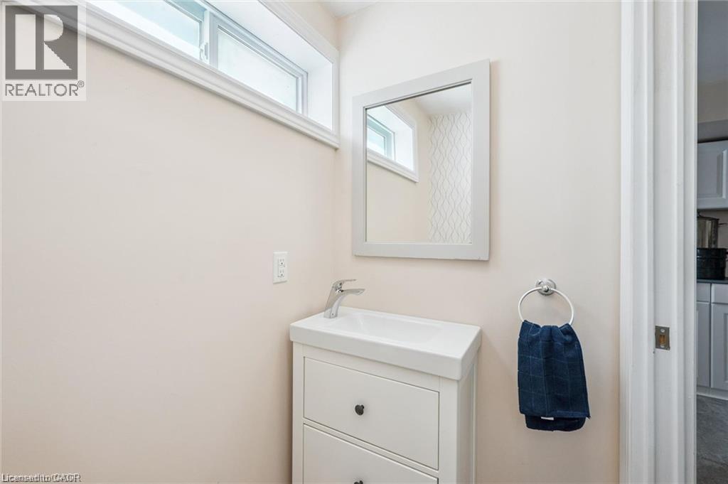 659 Glen Forrest Boulevard, Waterloo, Ontario  N2L 4K4 - Photo 28 - 40854978