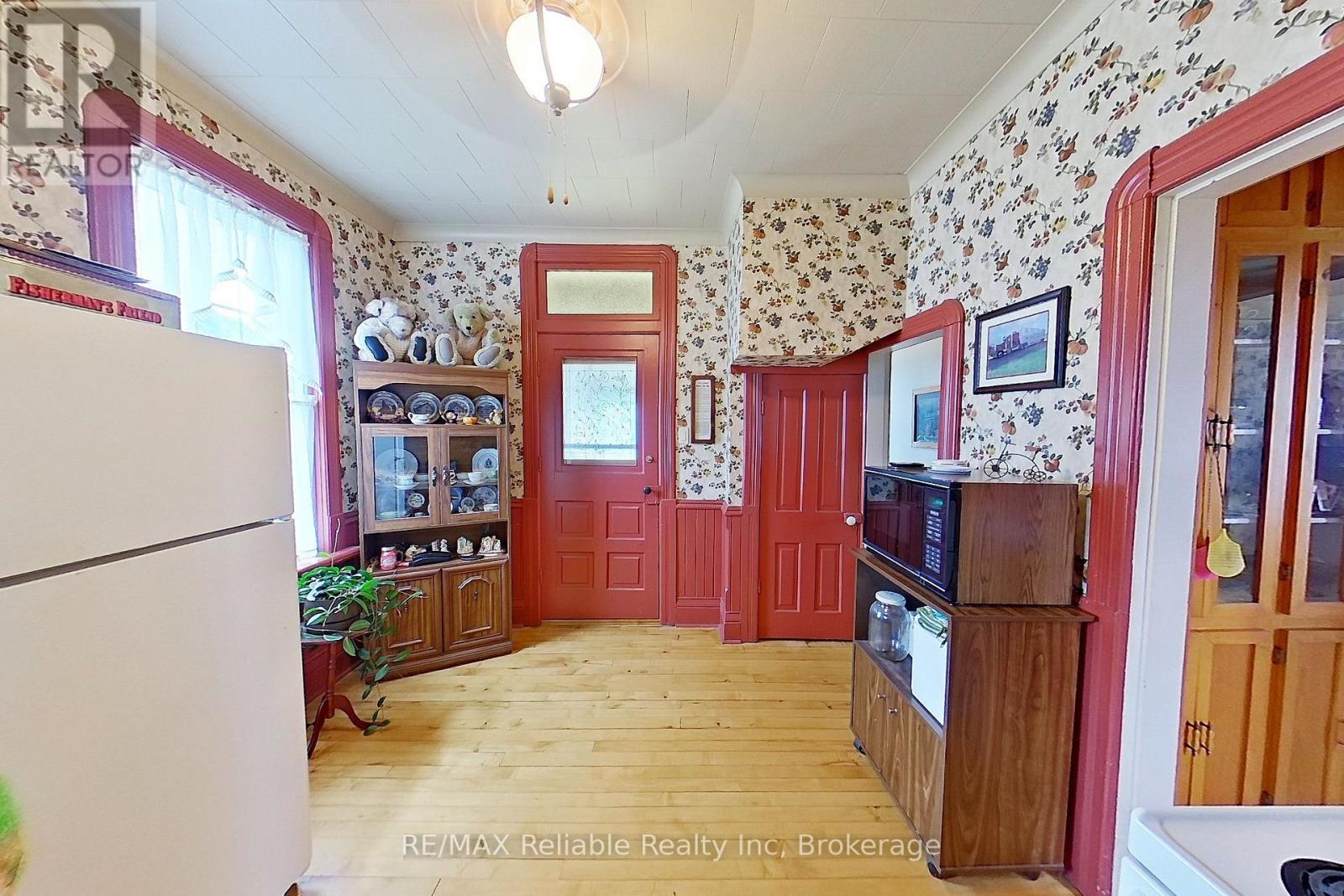 33 Princess Street E, Central Huron, Ontario  N0M 1L0 - Photo 8 - X13662408
