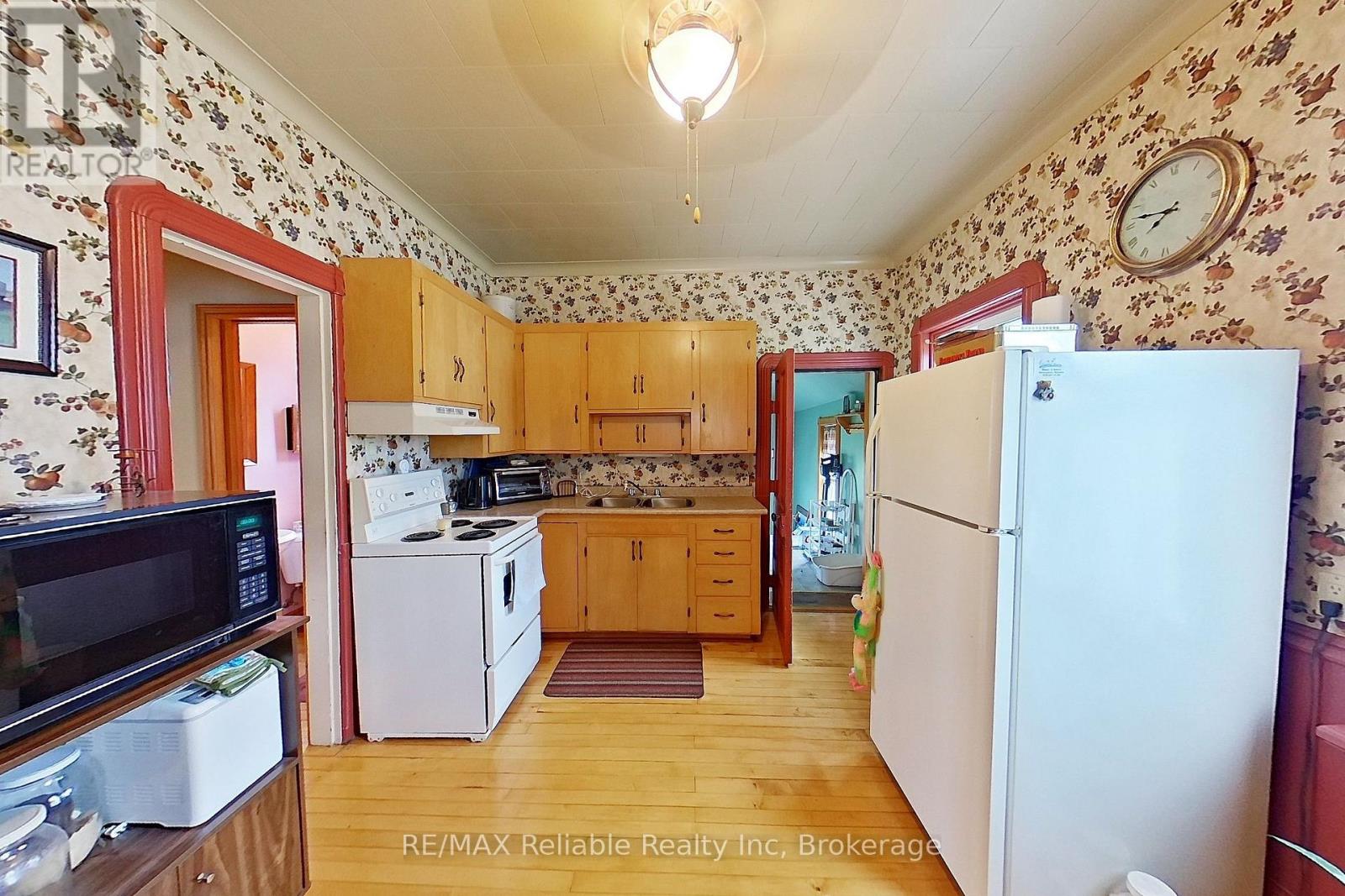 33 Princess Street E, Central Huron, Ontario  N0M 1L0 - Photo 9 - X13662408