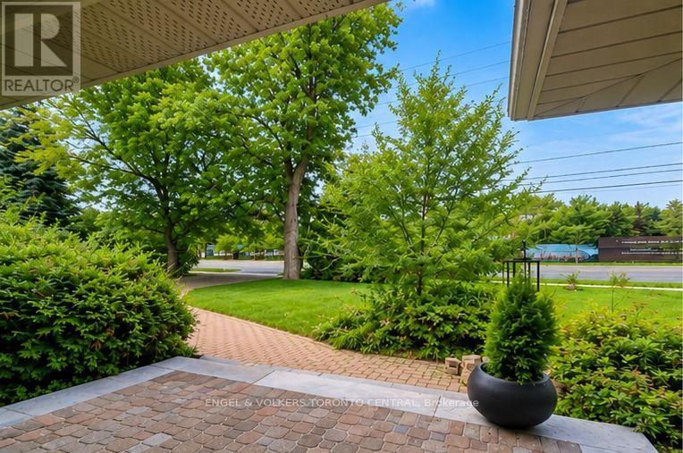 2424 Bayview Avenue, Toronto, Ontario  M2L 1A3 - Photo 6 - C13662094