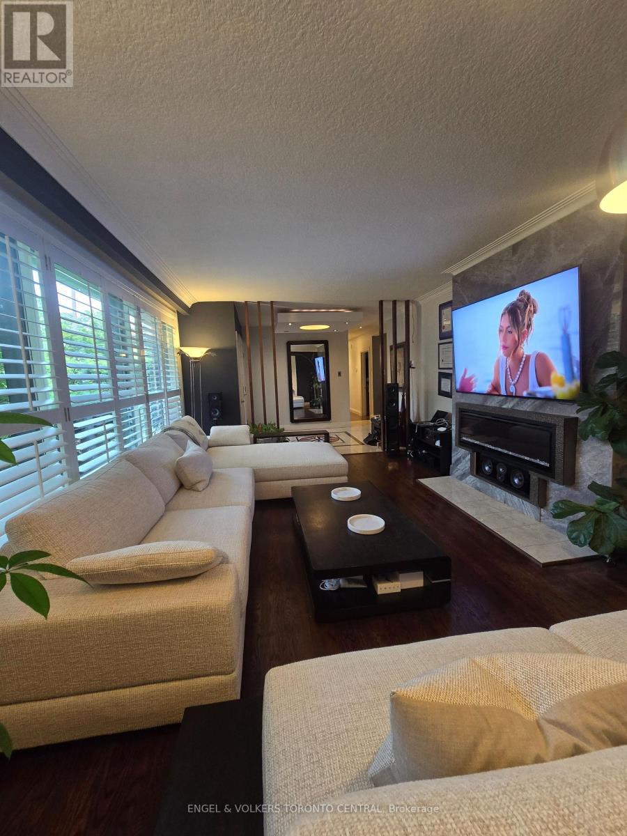 2424 Bayview Avenue, Toronto, Ontario  M2L 1A3 - Photo 9 - C13662094