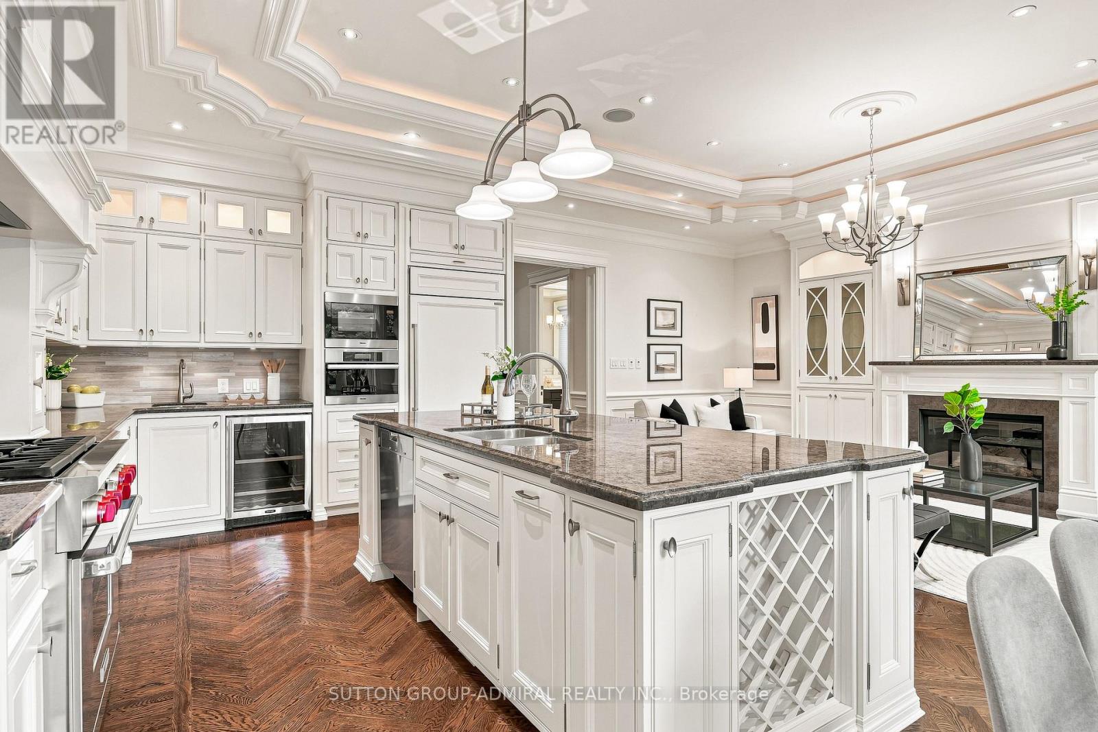 216 Haddington Avenue, Toronto, Ontario  M5M 2P8 - Photo 11 - C13662242