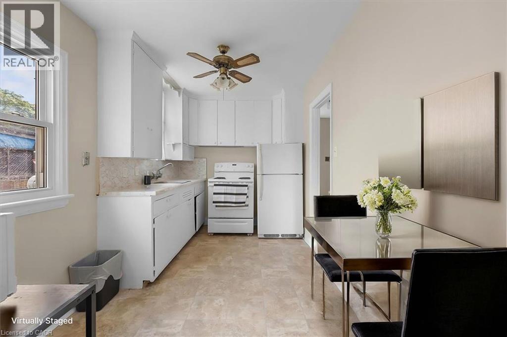 128 East 39th Street, Hamilton, Ontario  L8V 4H3 - Photo 4 - 40850086