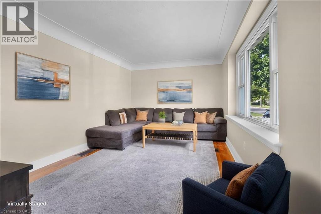 128 East 39th Street, Hamilton, Ontario  L8V 4H3 - Photo 3 - 40850086