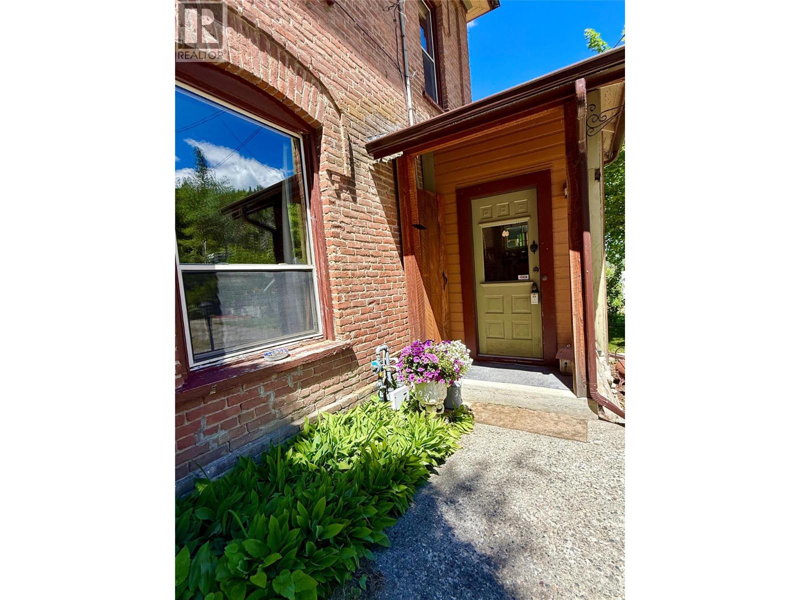 267 Long Lake Avenue, Greenwood, British Columbia V0H 1J0 - Photo 2 - 10375708
