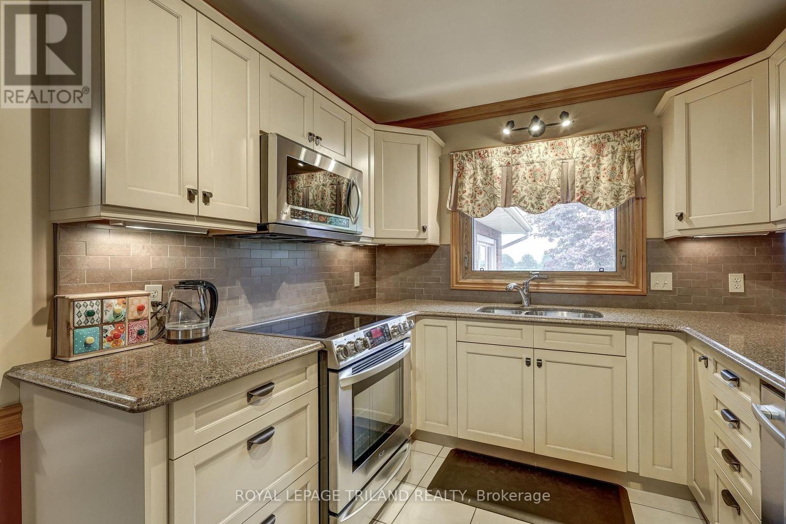158 Centennial Avenue, Central Elgin, Ontario  N5R 5B2 - Photo 24 - X13662360